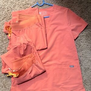 FIGS Coral-Peach V-Neck Scrub Set